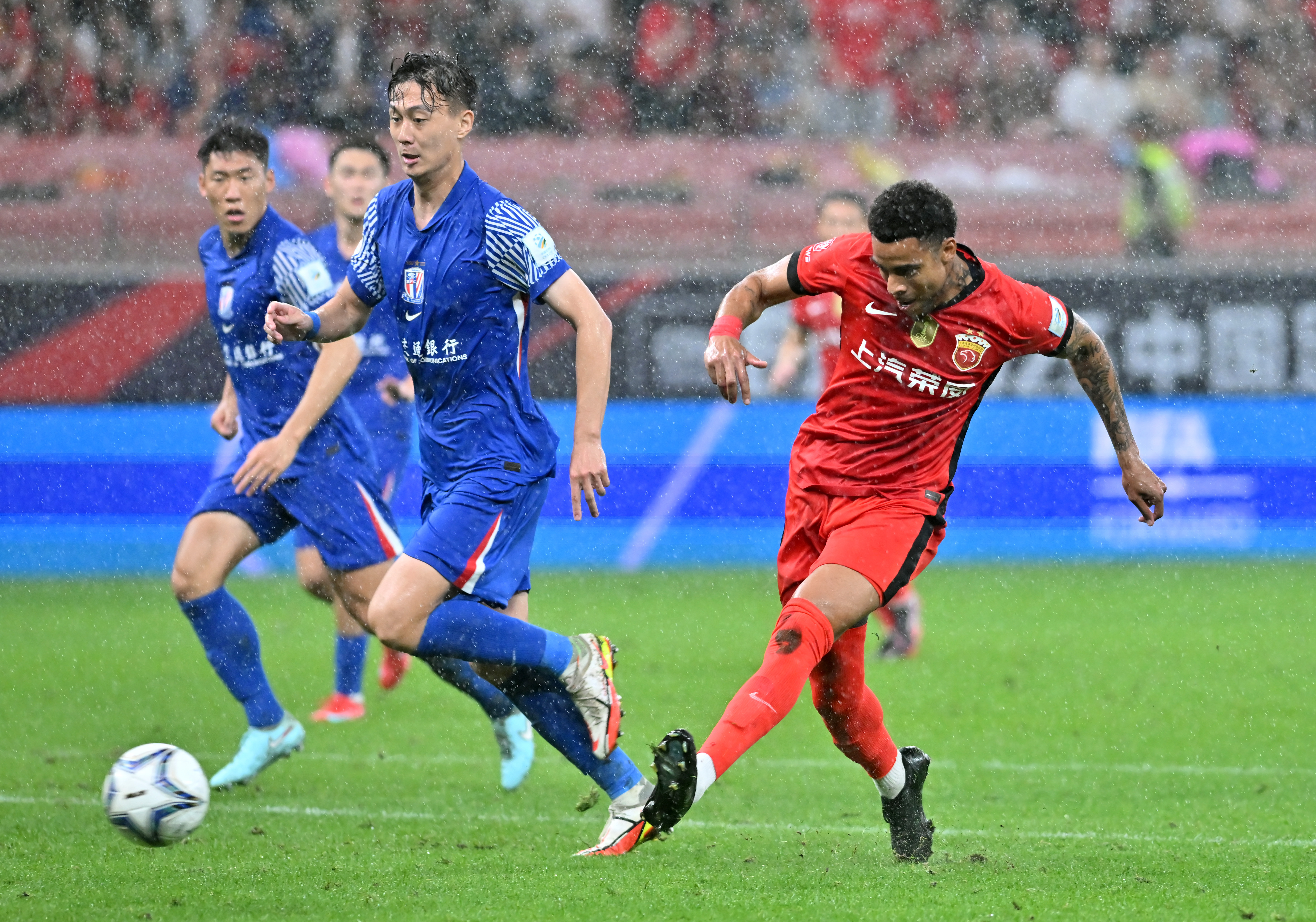 关于今晨突围战来临，上海申花围绕NBA季后赛豪取连胜，悬念犹存，轮换策略成焦点的信息