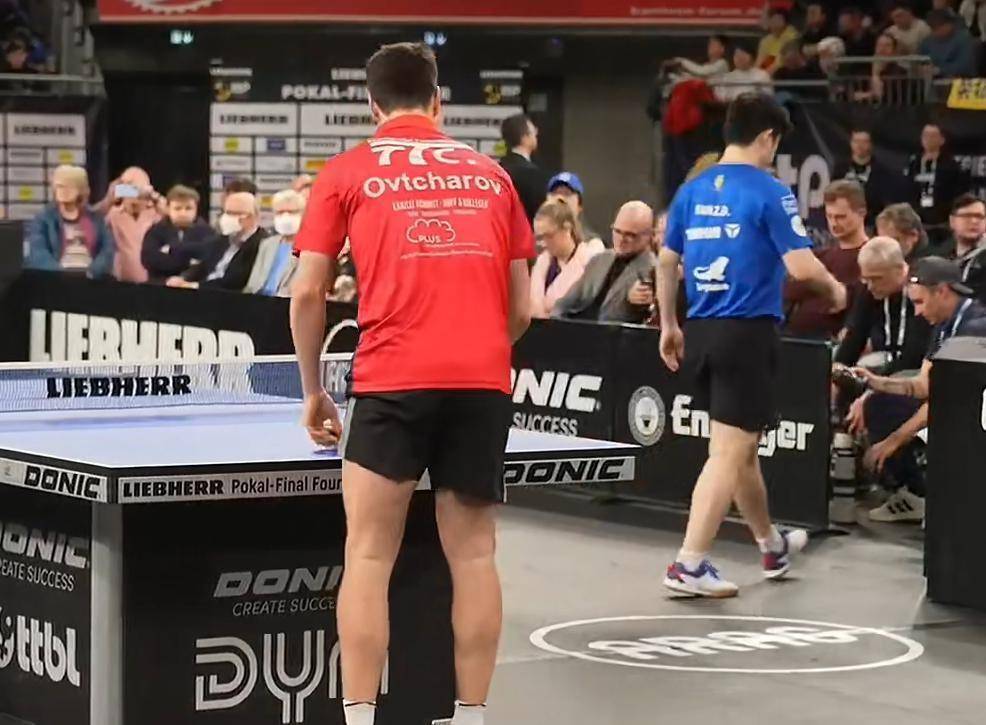 包含赛地聚焦：德国杯加时末段热度飙升，上海久事扳平良机，引发热议，资深球员宣示担当的词条